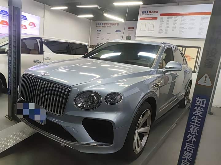 Bentley Bentayga, 2023 — купить в Тамбове под ключ