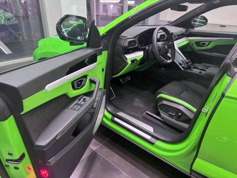 Lamborghini Urus, 2023 — фото 6 из 7