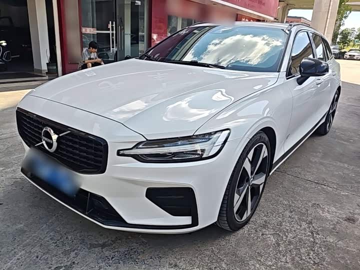 Volvo V60, 2022 — купить в Ижевске под ключ