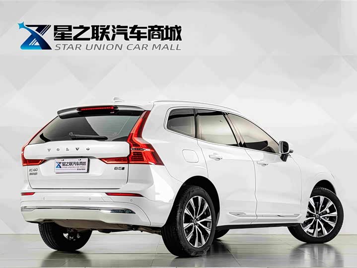 Volvo XC60, 2023 — фото 6 из 9