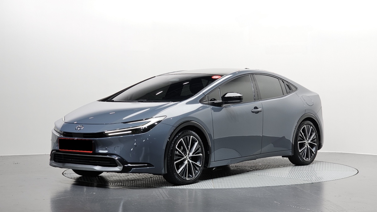 Toyota Prius, 2023 — купить в Санкт-Петербурге под ключ