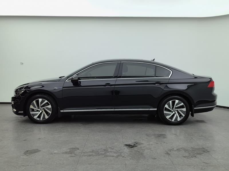 Volkswagen Magotan GTE Hybrid, 2023 — фото 4 из 12