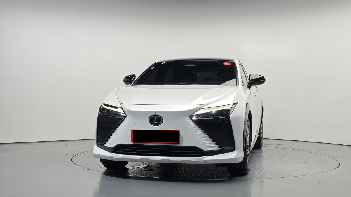 Lexus RZ, 2023 — фото 3 из 12