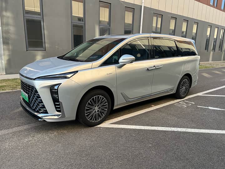 Buick GL8 Hybrid, 2024 — купить в Калуге под ключ