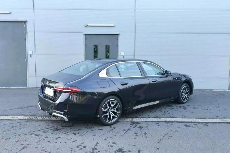 BMW i5, 2025 — фото 5 из 12