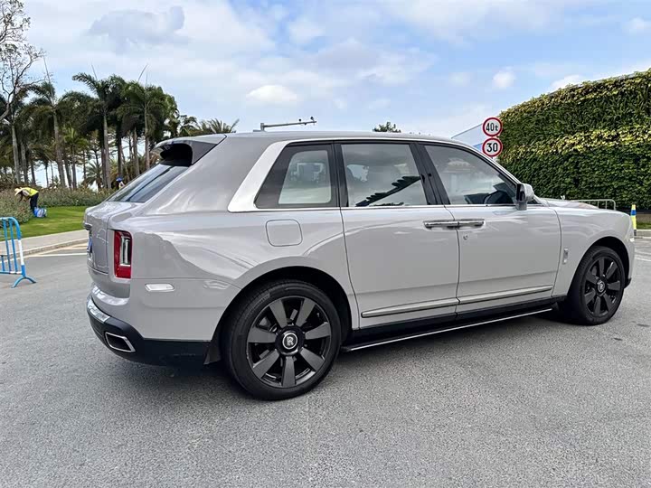 Rolls-Royce Cullinan, 2022 — фото 5 из 9