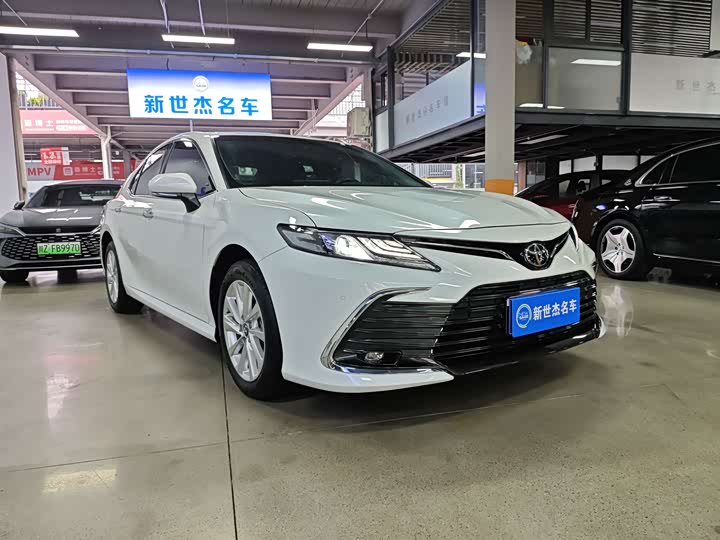 Toyota Camry, 2023 — фото 3 из 9