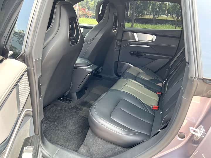 HiPhi Y, 2023 — фото 6 из 9