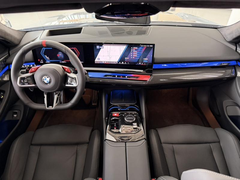 BMW M5 Hybrid, 2025 — фото 9 из 12