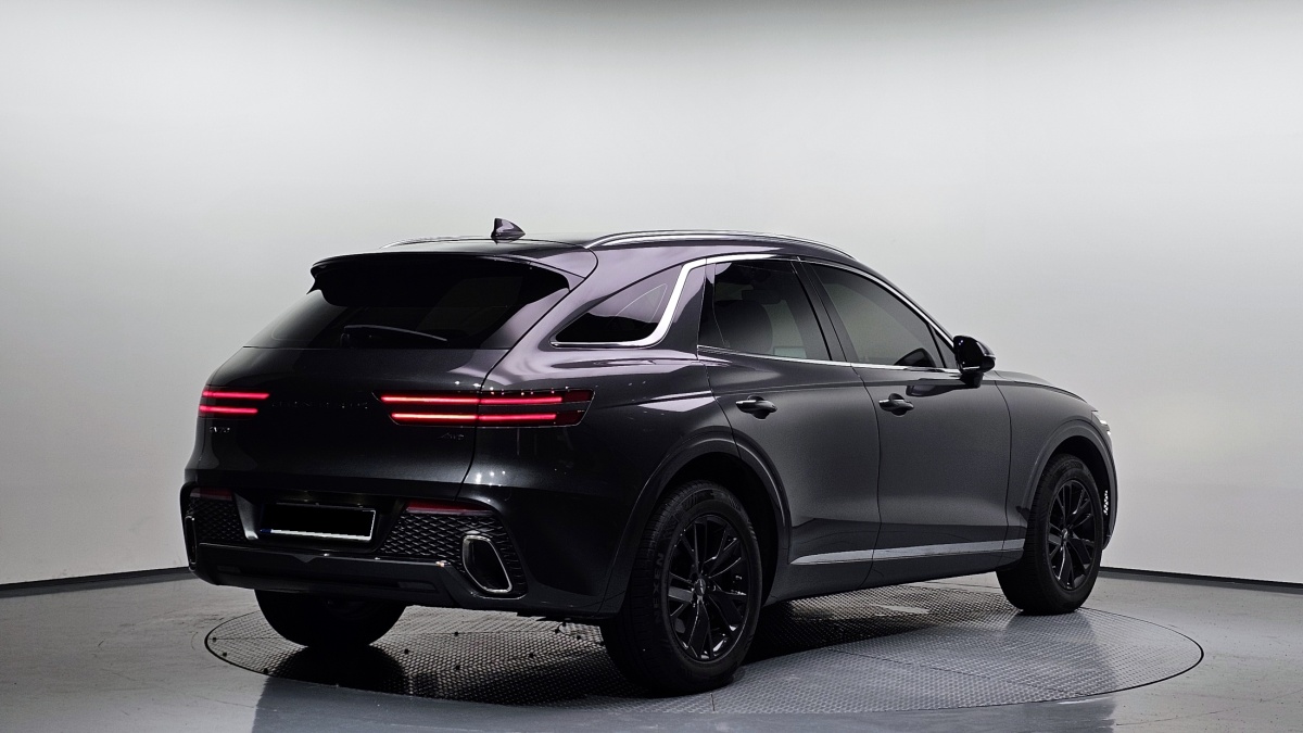 Genesis GV70, 2022 — фото 2 из 12