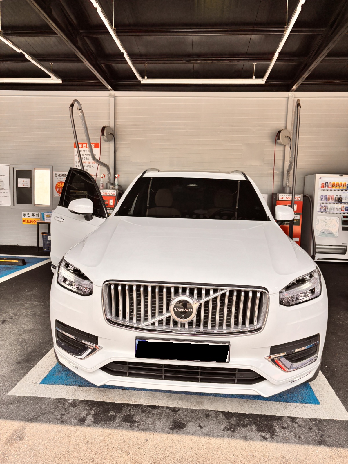Volvo XC90, 2023 — фото 3 из 12