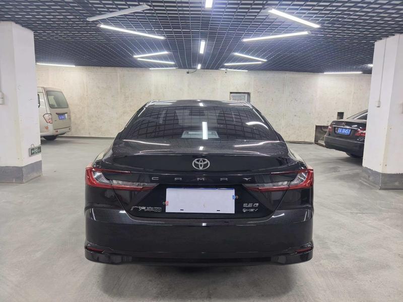 Toyota Camry, 2025 — фото 5 из 11