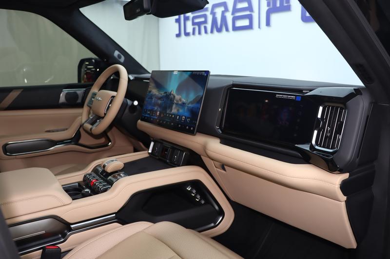 BYD FangChengBao Leopard 8, 2025 — фото 7 из 12