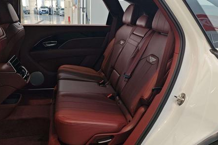 Bentley Bentayga, 2025 — фото 7 из 8
