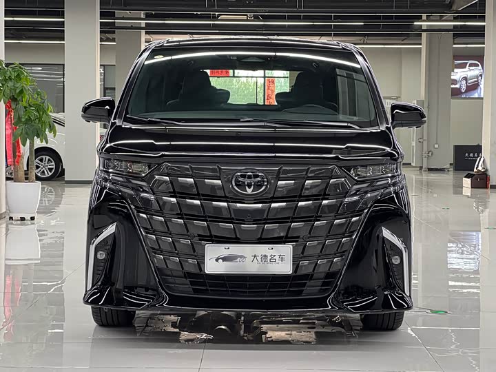 Toyota Alphard, 2026 — фото 2 из 9