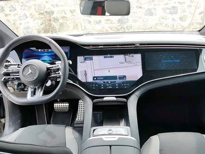Mercedes-Benz EQE AMG, 2024 — фото 4 из 5