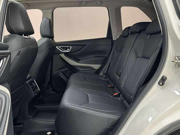 Subaru Forester, 2022 — фото 7 из 9