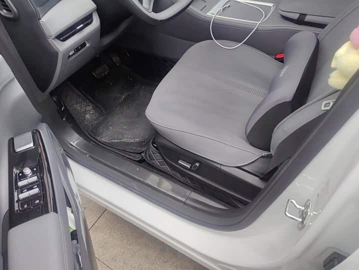 Geely Galaxy L7, 2025 — фото 9 из 9