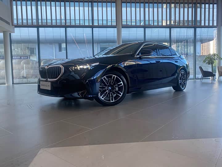 BMW 5 Series, 2026 — купить в Владимире под ключ