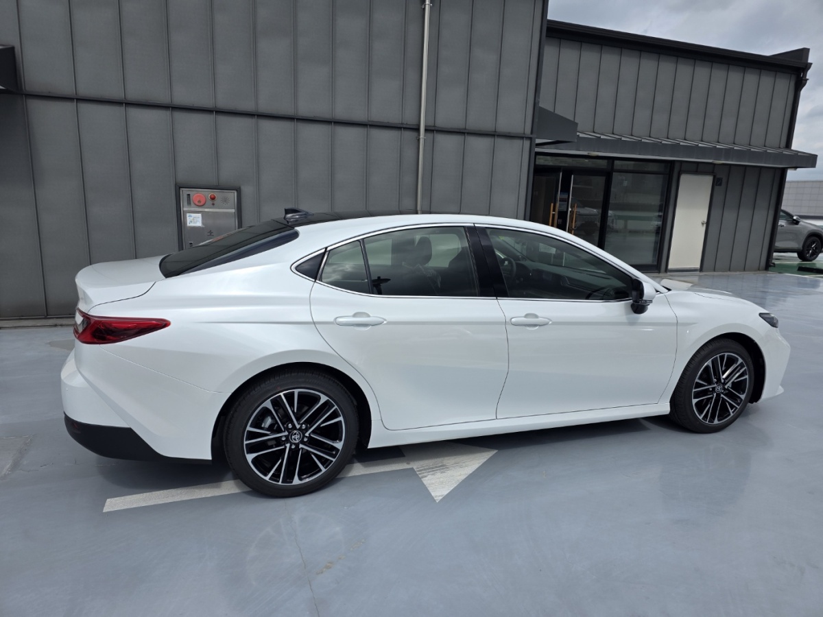 Toyota Camry, 2026 — фото 8 из 10