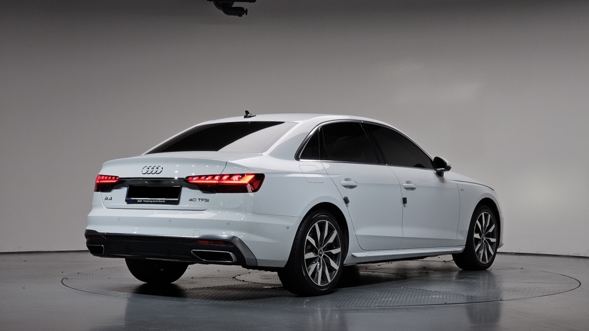 Audi A4, 2023 — фото 2 из 12