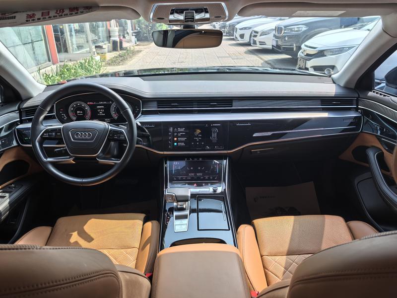 Audi A8, 2023 — фото 6 из 12