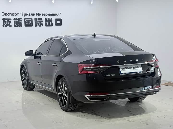 Skoda Superb, 2023 — фото 4 из 9