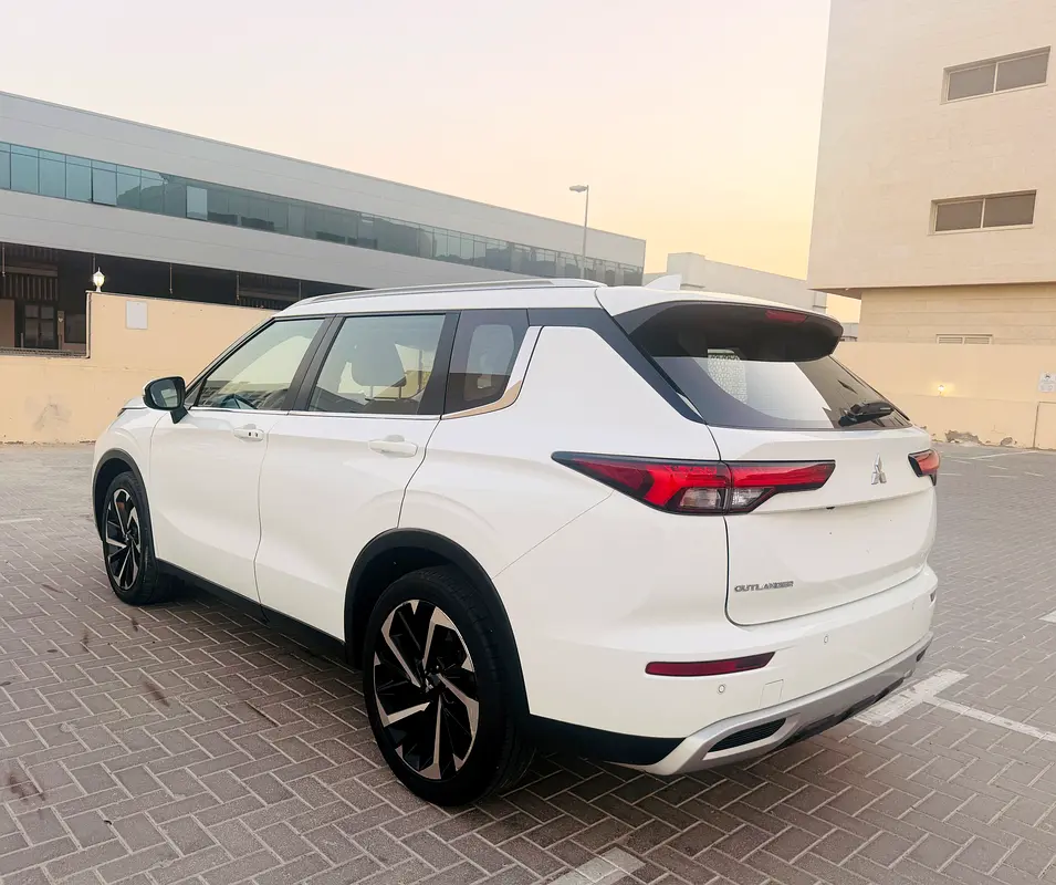 Mitsubishi Outlander, 2024 — фото 4 из 10