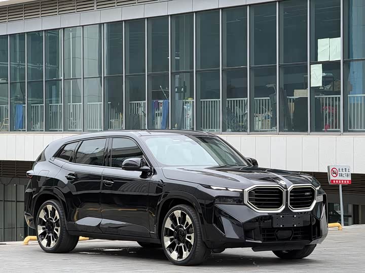 BMW XM, 2024 — фото 2 из 9