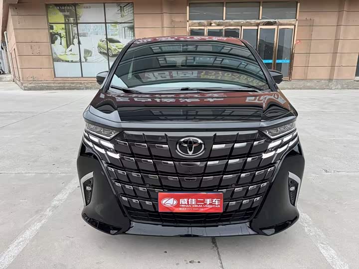 Toyota Alphard, 2024 — фото 2 из 9