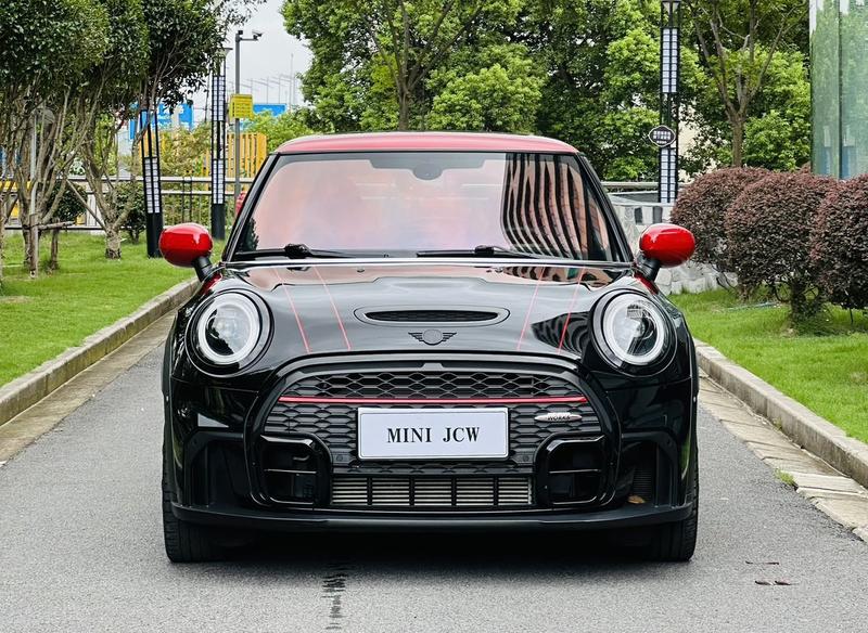 Mini Mini JCW, 2022 — фото 2 из 11
