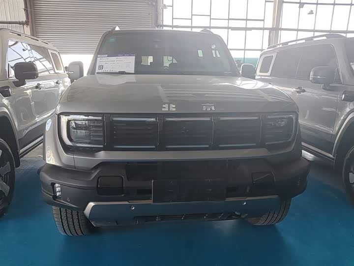 BAIC Beijing BJ40 Hybrid, 2025 — фото 3 из 9