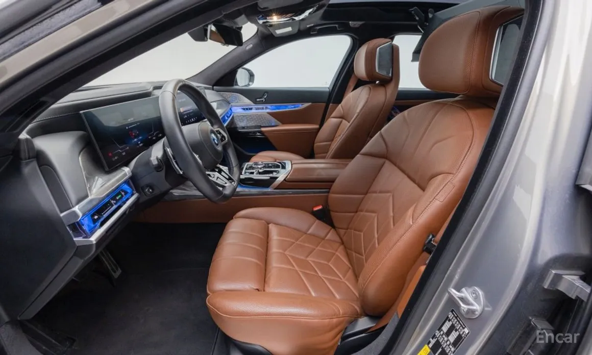BMW i7, 2025 — фото 10 из 12