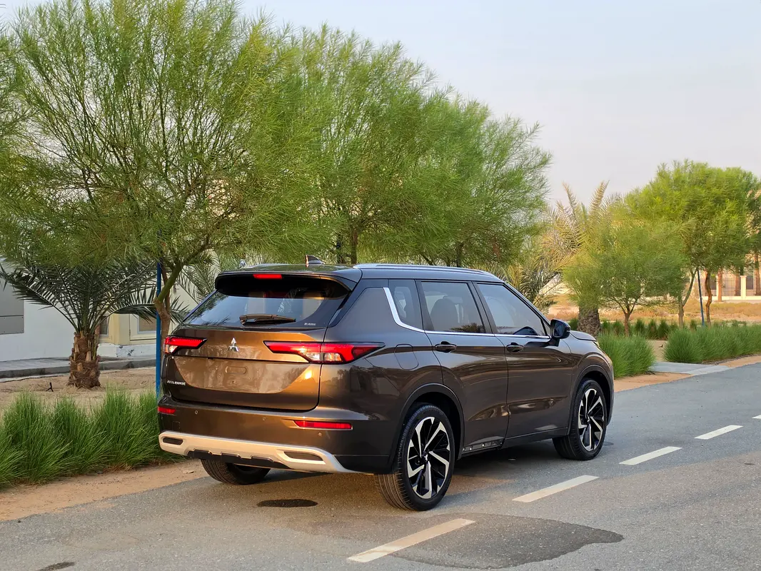 Mitsubishi Outlander, 2023 — фото 6 из 10