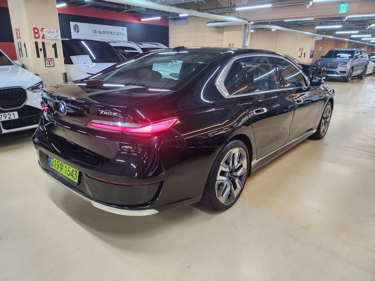 BMW 7 Series, 2024 — фото 4 из 12