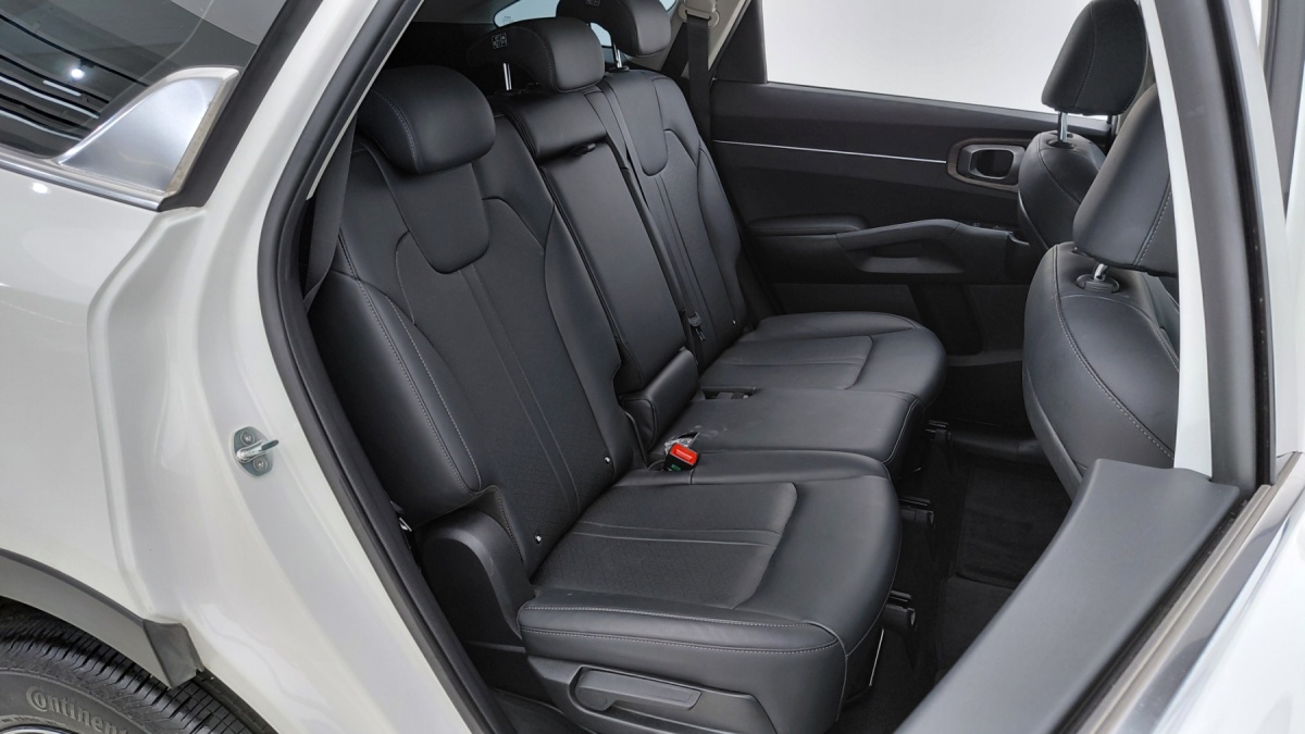 Kia Sorento, 2022 — фото 10 из 12