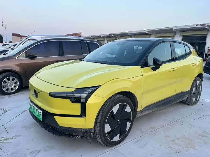 Volvo EX30, 2024 — фото 2 из 7