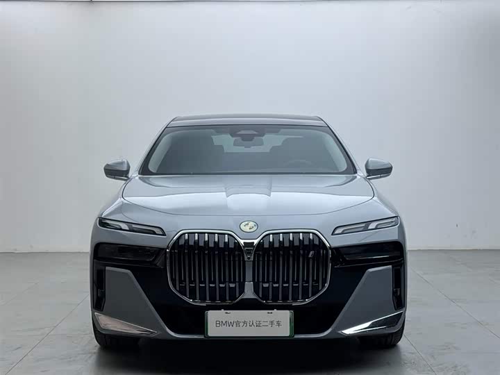 BMW i7, 2023 — фото 2 из 9
