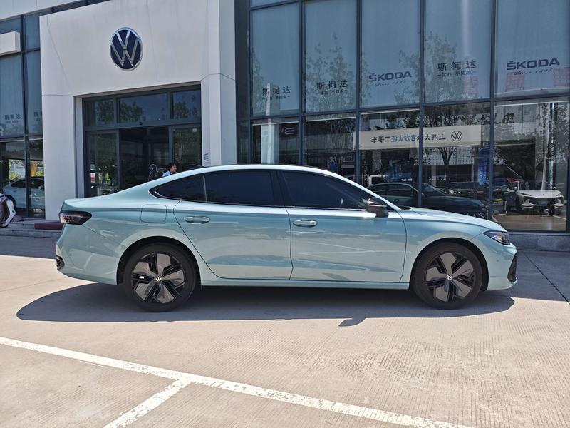 Volkswagen Passat, 2024 — фото 5 из 10
