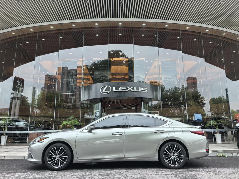 Lexus ES, 2024 — фото 4 из 12