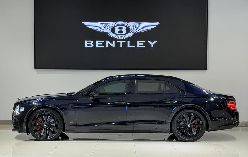 Bentley Flying Spur, 2022 — фото 3 из 11