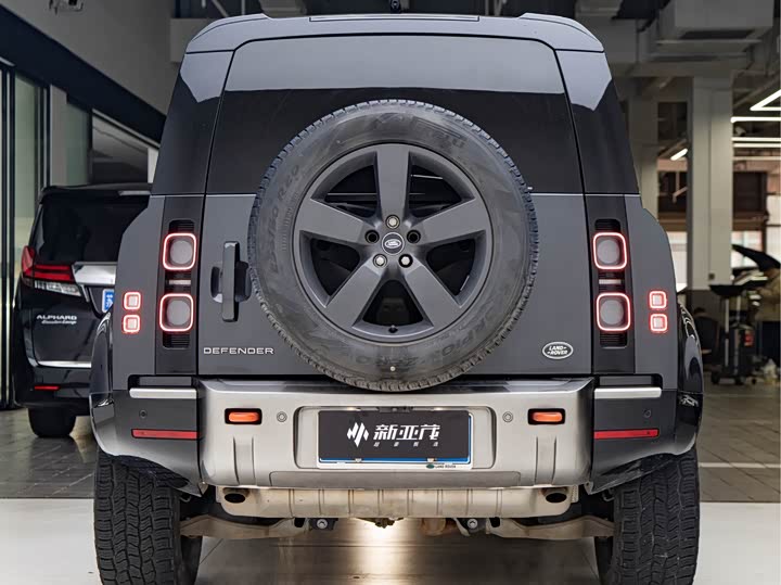 Land Rover Defender, 2023 — фото 8 из 9