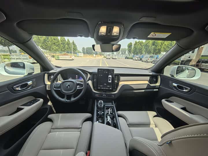 Volvo XC60, 2025 — фото 9 из 9