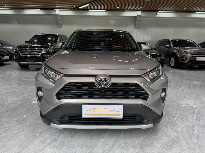 Toyota RAV4, 2022 — фото 2 из 12