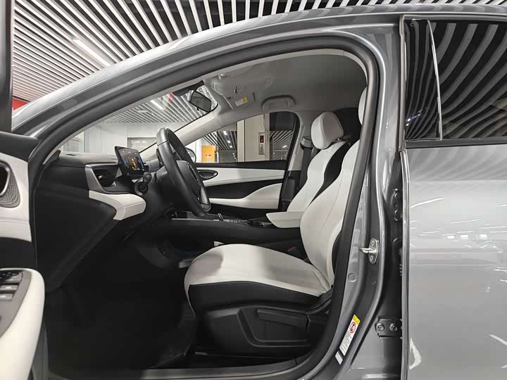BYD Seal 05 DM-i Hybrid, 2025 — фото 9 из 9