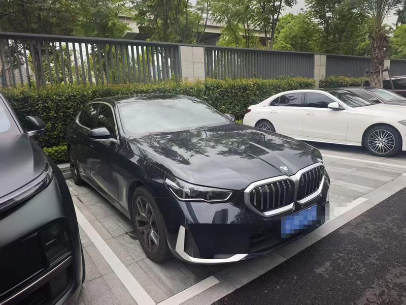BMW 5 Series, 2025 — фото 3 из 10