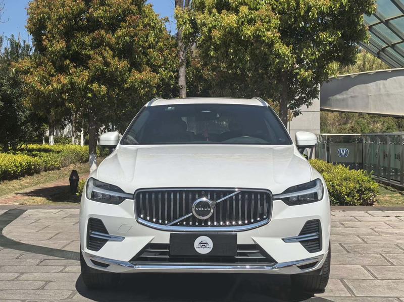 Volvo XC60, 2022 — фото 2 из 10