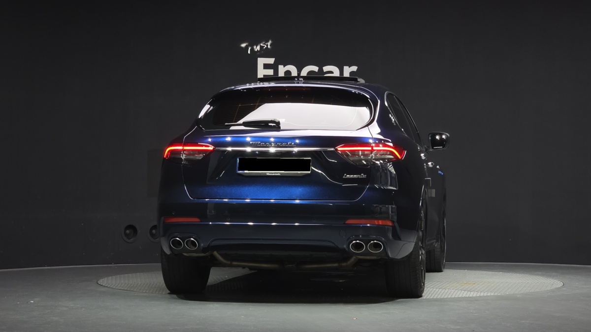 Maserati Levante, 2022 — фото 4 из 12