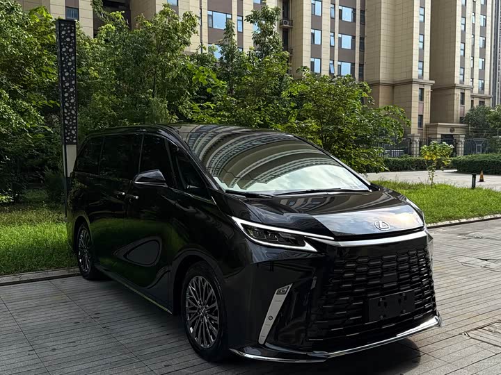 Lexus LM, 2025 — фото 4 из 9