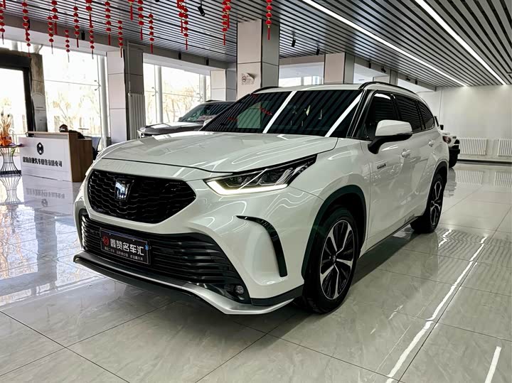 Toyota Crown Kluger, 2022 — купить в Перми под ключ